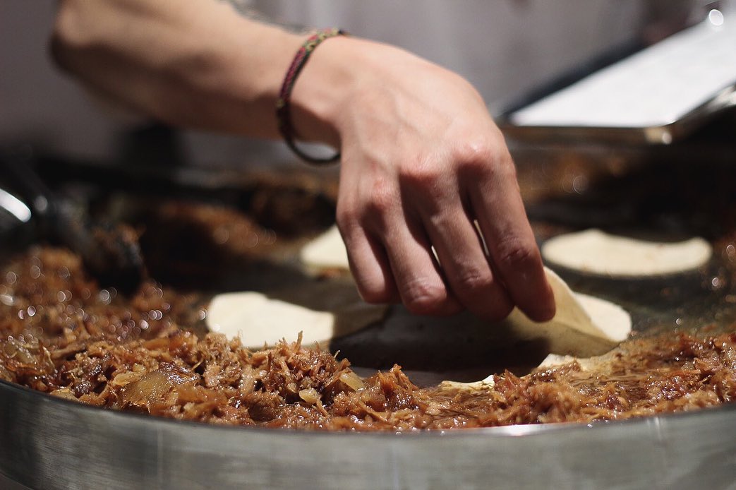 tacos stand様 ロゴLEDネオンサイン制作