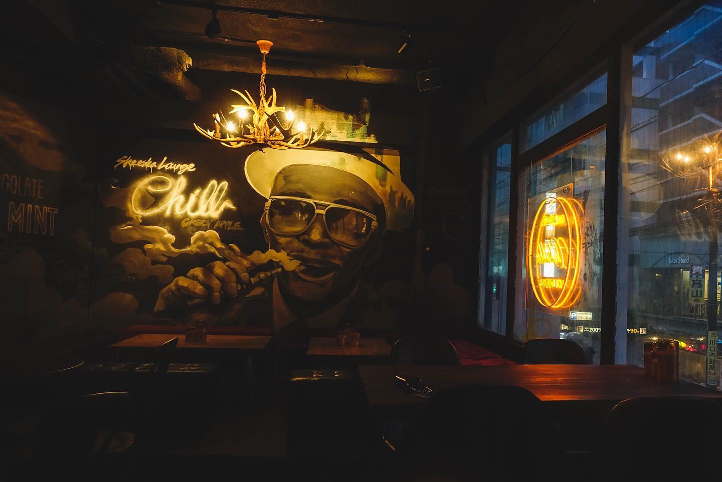 SHISHA LOUNGE CHILLS(チルズ)様のLEDネオンサイン制作