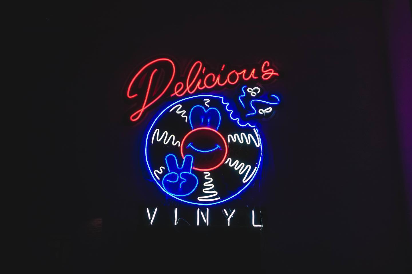 cookdissizit × Delicious Vinyl 展示会のためのLEDネオン制作