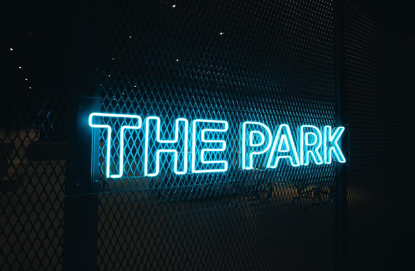 THE PARK様のLEDネオンサイン制作事例｜神奈川・寒川のスケート／BMXパーク
