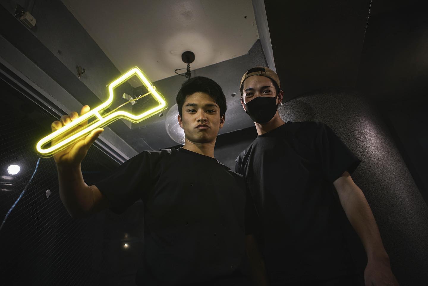 鉄板屋ばさろ 西新店様のLEDネオンサイン制作事例｜福岡市西新・鉄板焼