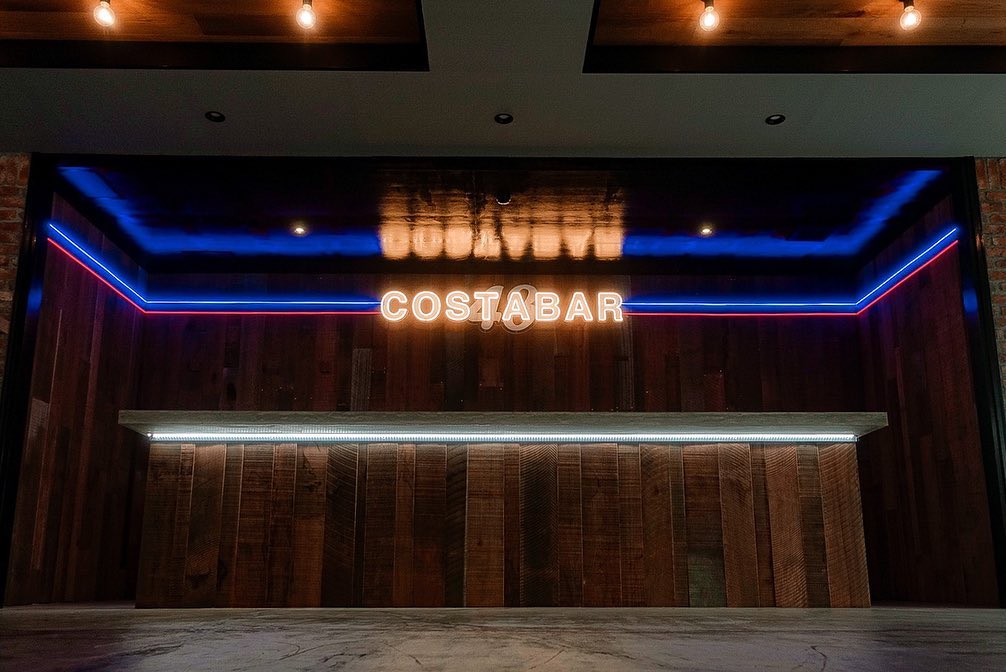 いろは島ホテル（国民宿舎 いろは島）COSTABAR様のLEDネオンサイン制作事例｜佐賀県唐津市・リゾートホテル内バー