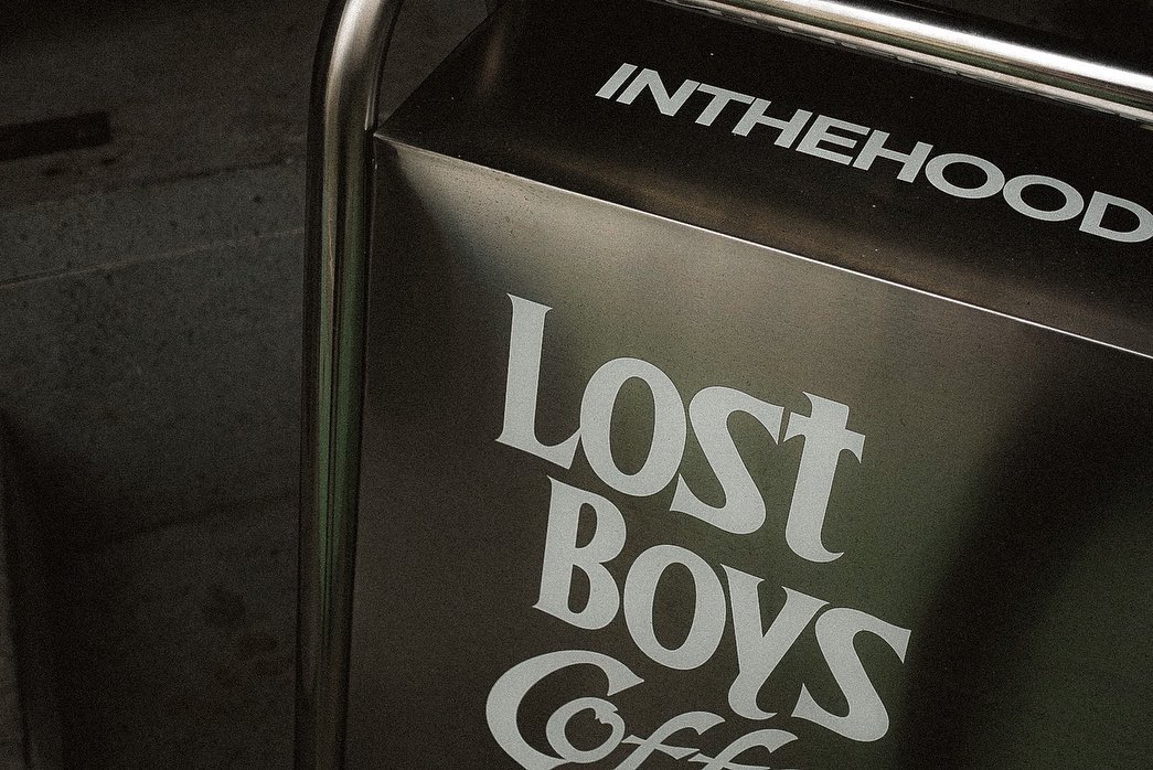 LOST BOYS COFFEE IN THE HOOD(福岡市大名)のLEDネオンサイン制作事例