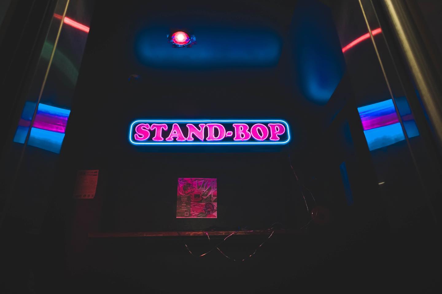 STAND BOP OGロゴのLEDネオンサイン制作事例（福岡・親不孝通り）