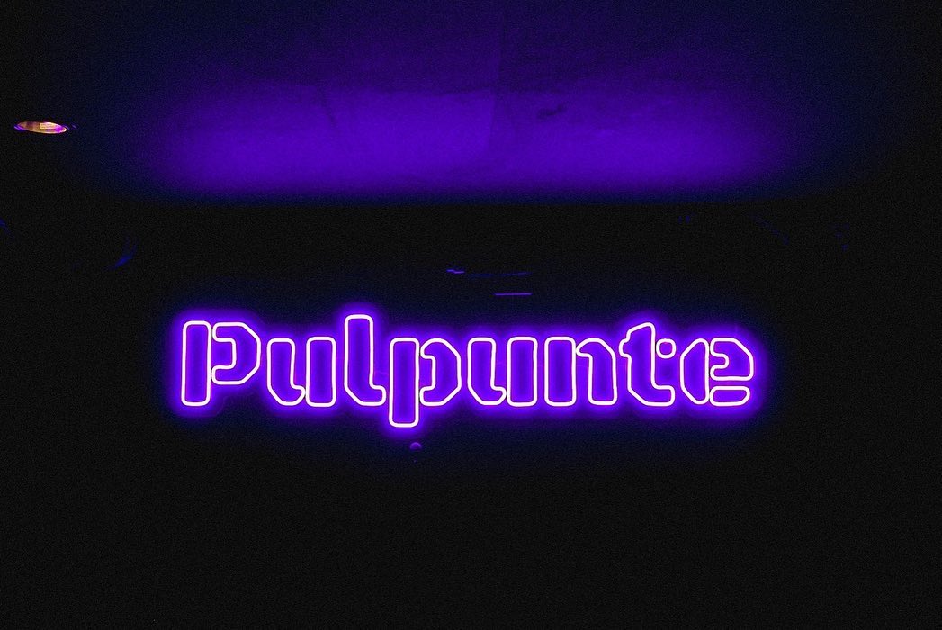 Bar pulpunte(パルプンテ)様のLEDネオンサイン制作事例 ― 福岡・中洲のバーを彩る一灯