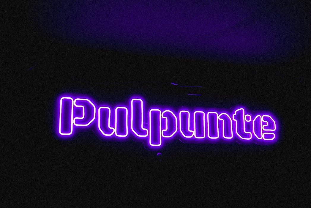 Bar pulpunte(パルプンテ)様のLEDネオンサイン制作事例 ― 福岡・中洲のバーを彩る一灯