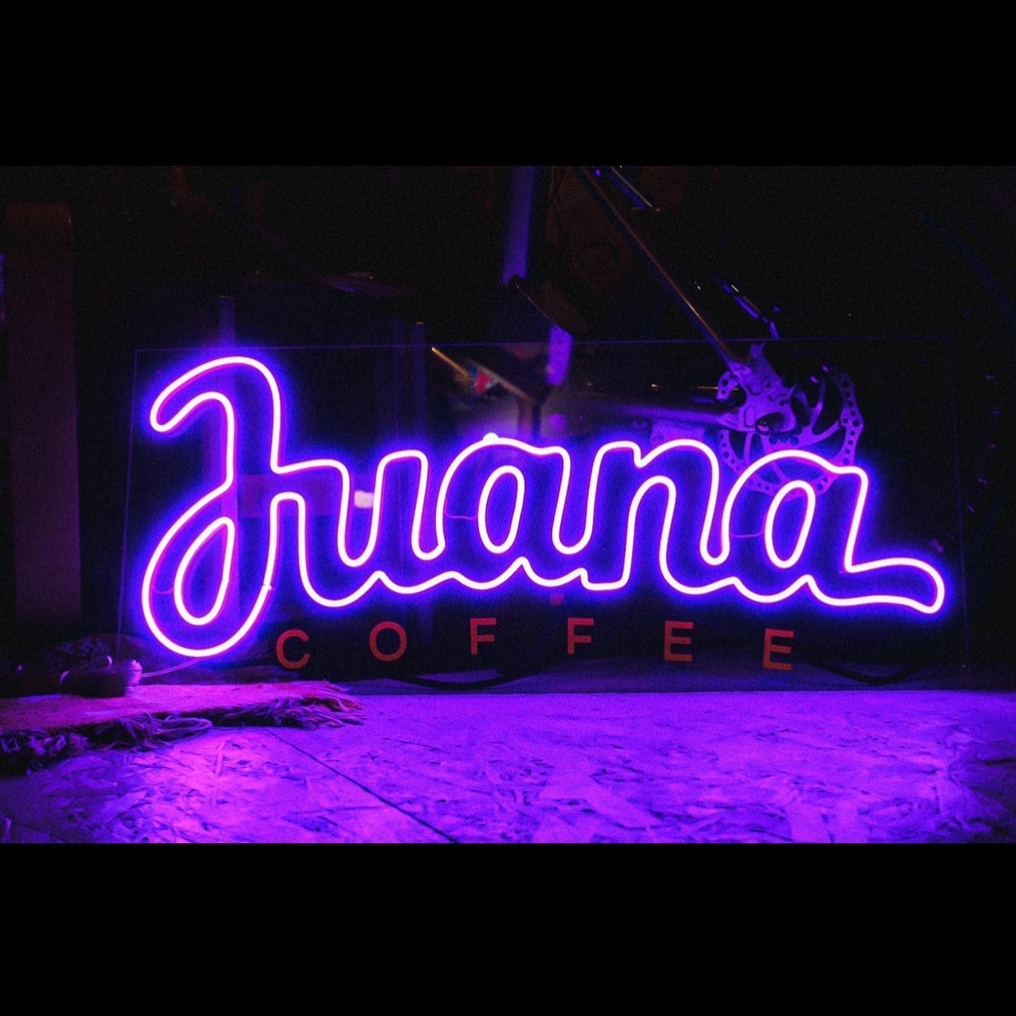 LUANA COFFEE(ルアナコーヒー)三島店様のLEDネオンサイン