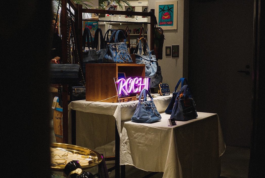 ROCHI Denim Remake のLEDネオンサイン制作事例