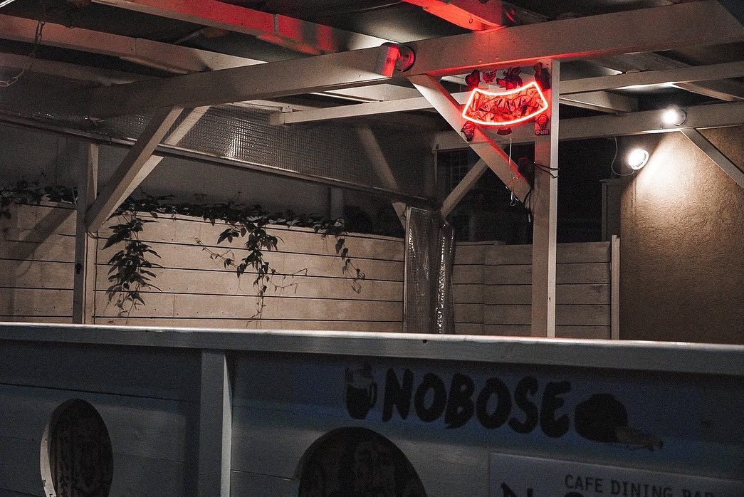 NOBOSEのLEDネオンサイン制作事例｜福岡・大名の飲食店