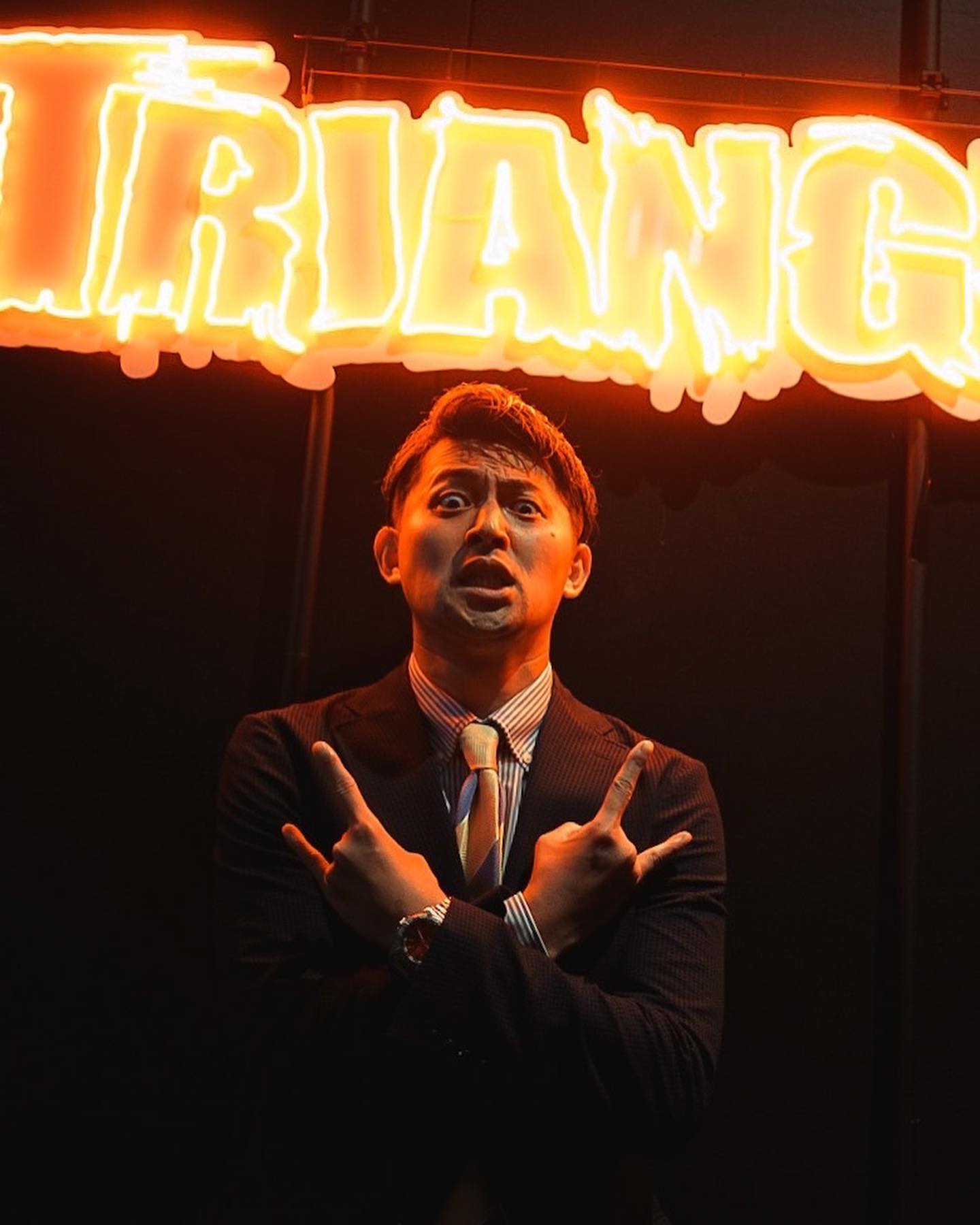音楽イベント「TRIANGLE’22 keep on doing」のLEDネオンサイン制作事例｜福岡・Zepp Fukuoka 会場演出