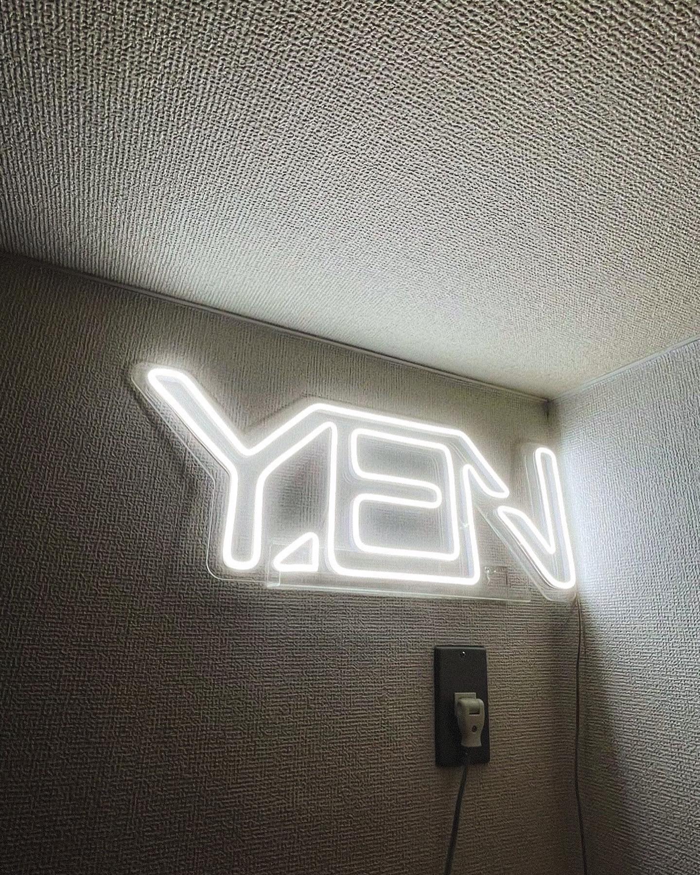 YENTOWN（YEN TOWN TOKYO）のLEDネオンサイン制作事例｜東京・HIPHOPクルー