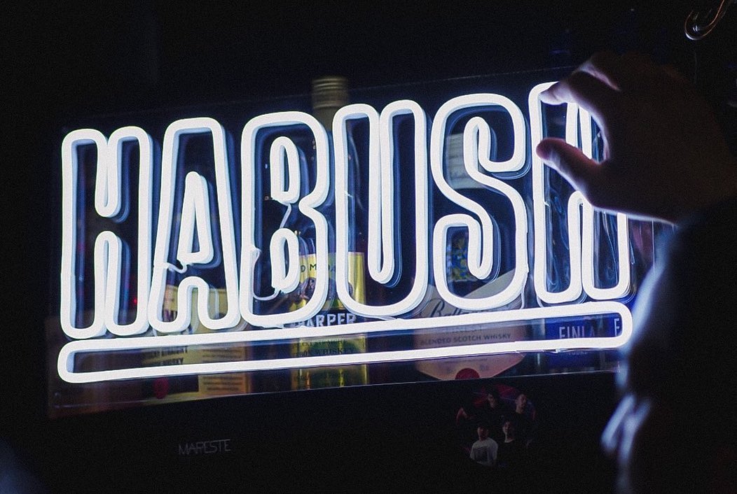 HABUSH（ハブシュ）のLEDネオンサイン制作事例