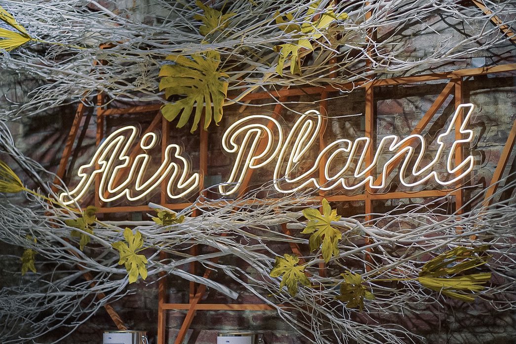 POPUP GALLERY @ FUKUOKA 2023(株式会社AIR PLANT)ブース内のLEDネオン制作事例