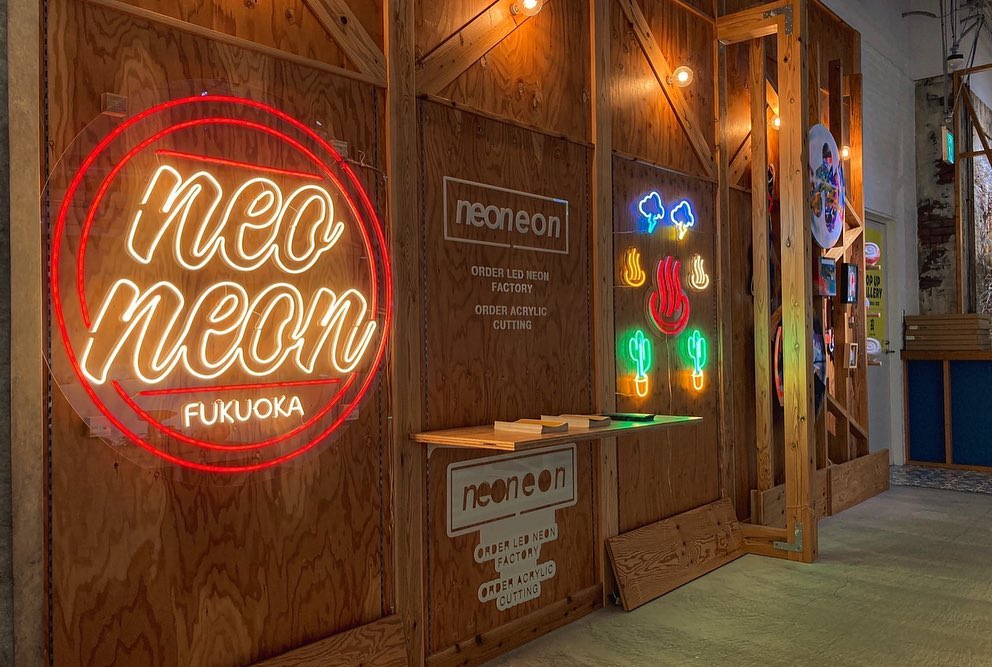 POPUP GALLERY @ FUKUOKA 2023 ── マークイズ福岡ももちのポップアップ展示で並んだLEDネオン