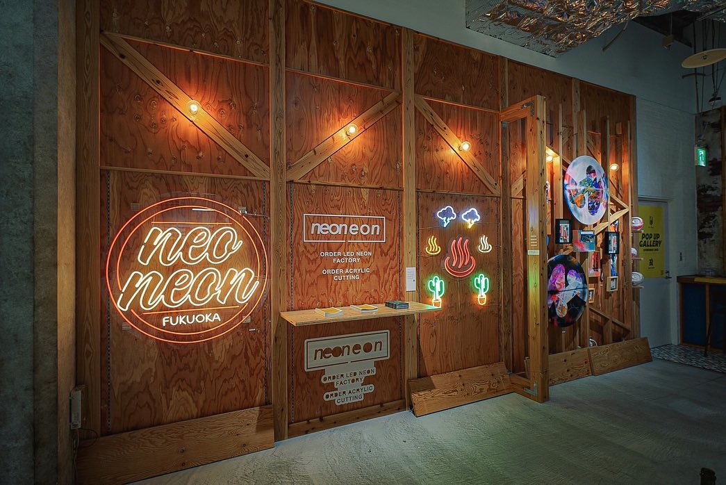 POPUP GALLERY @ FUKUOKA 2023 ── マークイズ福岡ももちのポップアップ展示で並んだLEDネオン