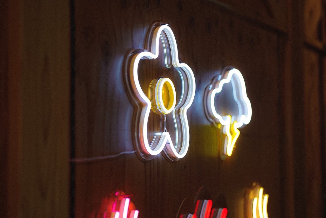 POPUP GALLERY @ FUKUOKA 2023（マークイズ福岡ももち）でのLEDネオン作品展示
