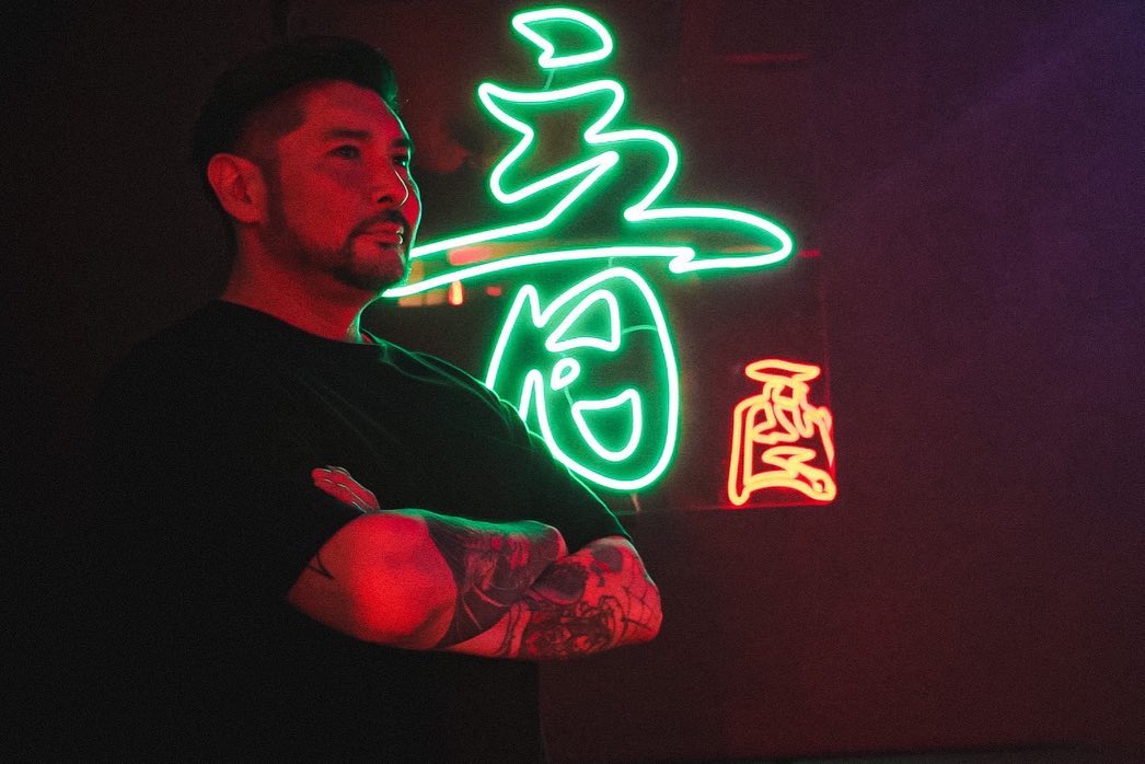 Bar agaro様のLEDネオンサイン制作事例｜福岡市博多区中洲のDJバー