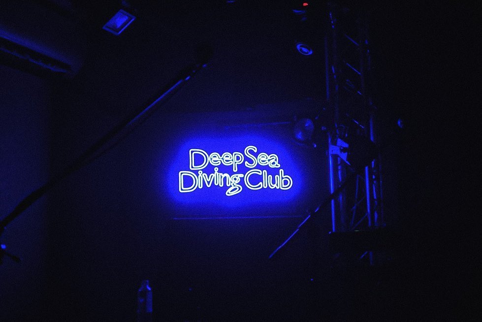 Deep Sea Diving Club ツアー ステージ用LEDネオン制作事例