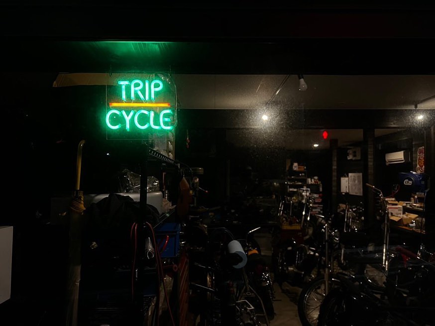 サイクルショップ様の手のひらサイズLEDネオンサイン制作事例｜店舗用小型サイン