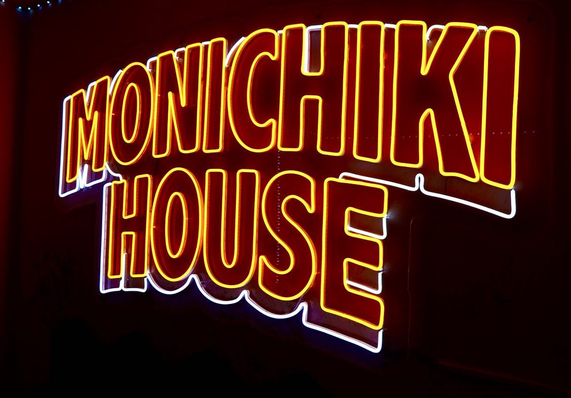 MONICHIKI HOUSEのLEDネオンサイン制作事例
