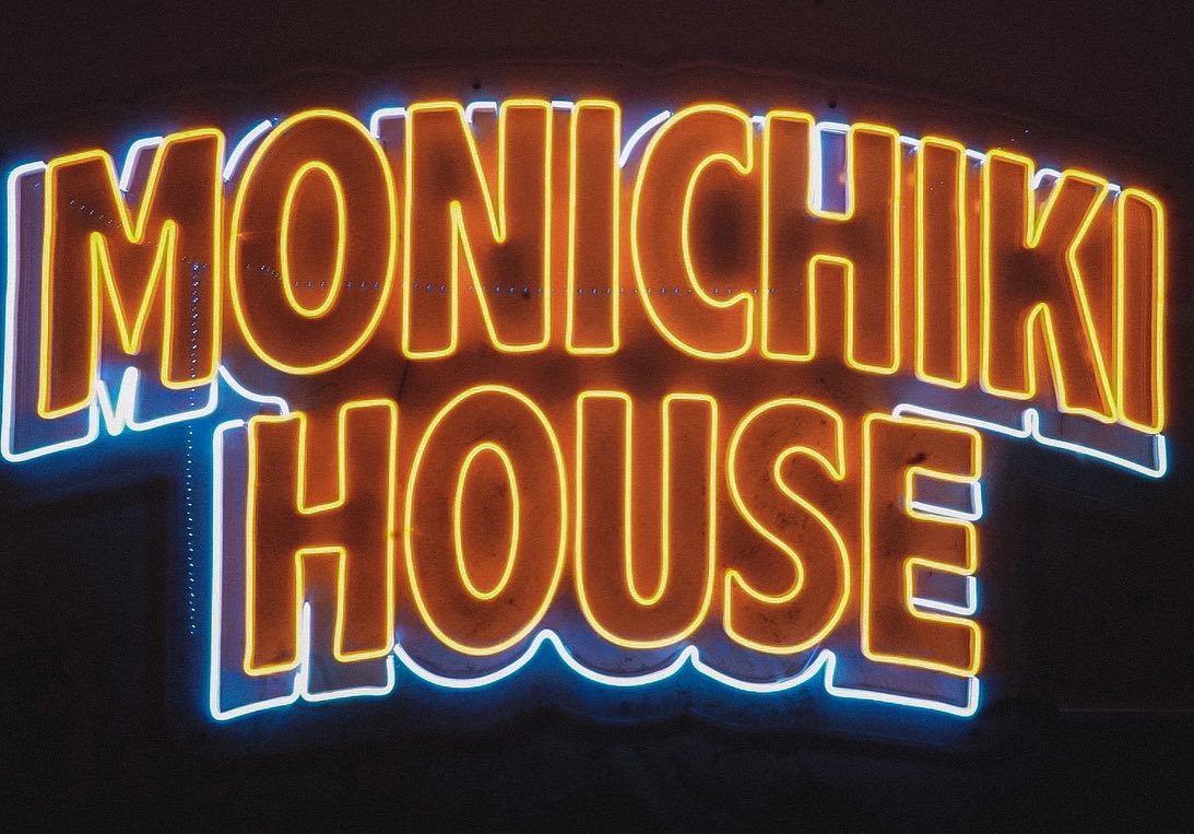 MONICHIKI HOUSEのLEDネオンサイン制作事例