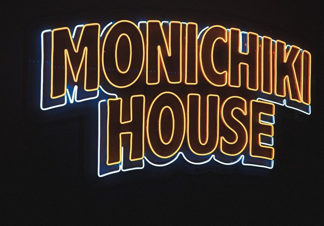 MONICHIKI HOUSEのLEDネオンサイン制作事例