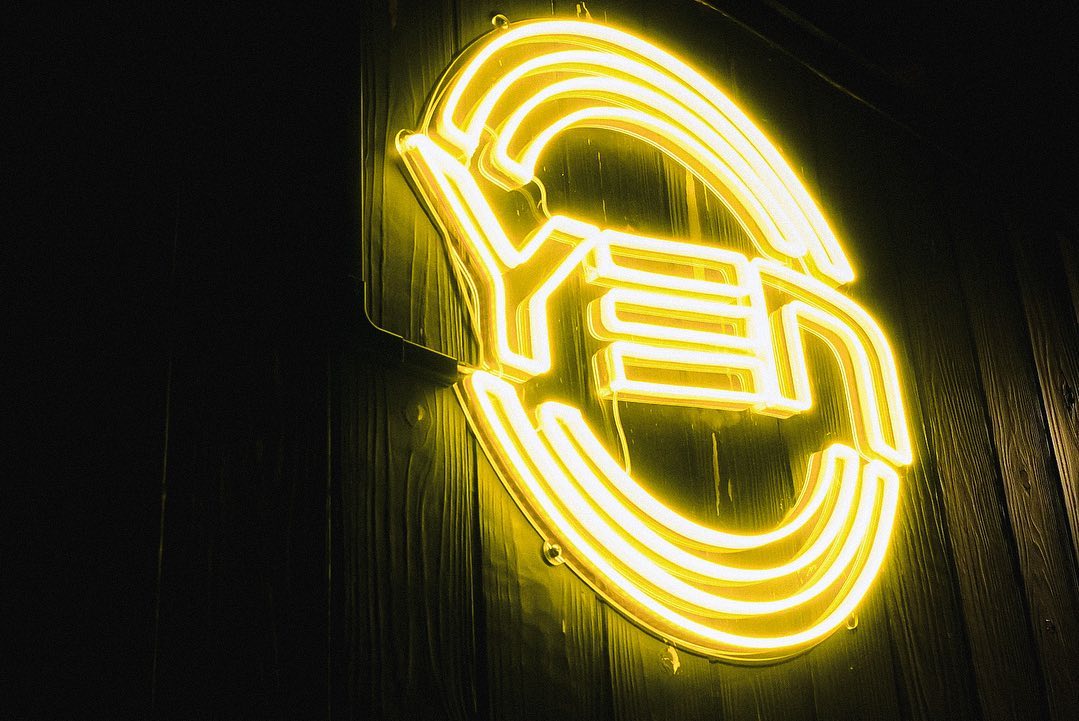 BAR YEN様のLEDネオンサイン制作事例｜福岡・六本松のバー
