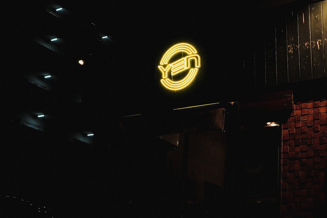 BAR YEN様のLEDネオンサイン制作事例