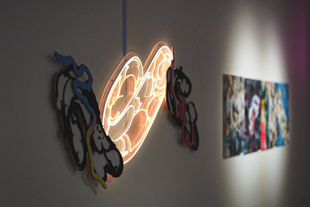 アーティストWOK22 個展のLEDネオンサイン制作事例｜ソロエキシビション・アート展示