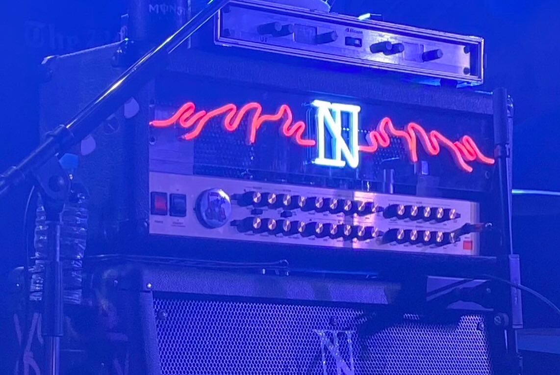 The BONEZ 10th Anniversary Tour「SUNTOWN」JSF物販ブースのLEDネオン制作事例