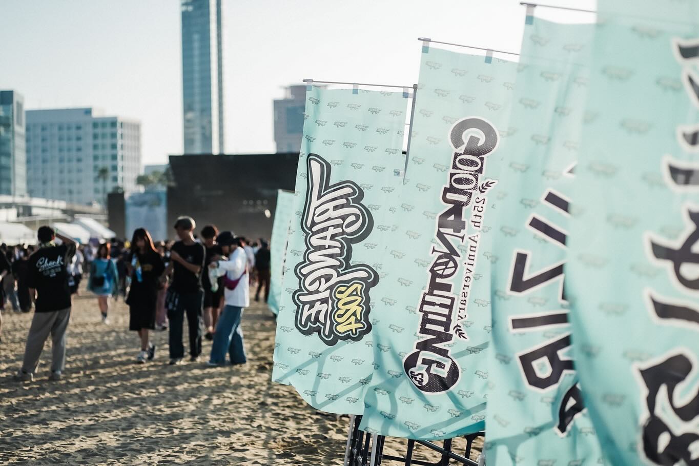 音楽フェス「TRIANGLE 2024」現場ネオン