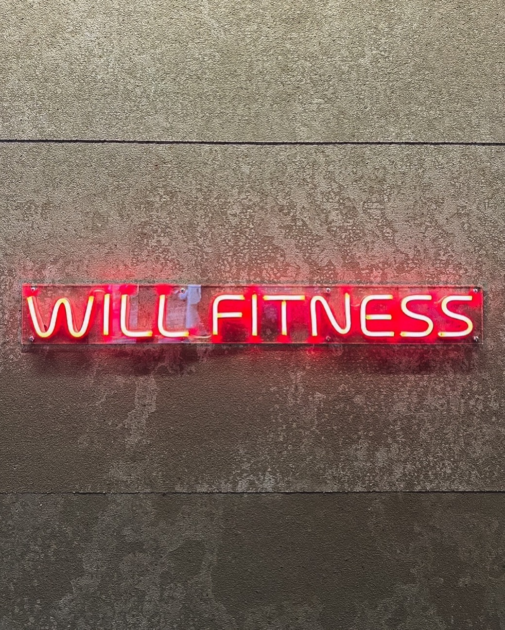 WILL FITNESS（ウィルフィットネス）国分店のLEDネオンサイン制作事例｜久留米市・ジム