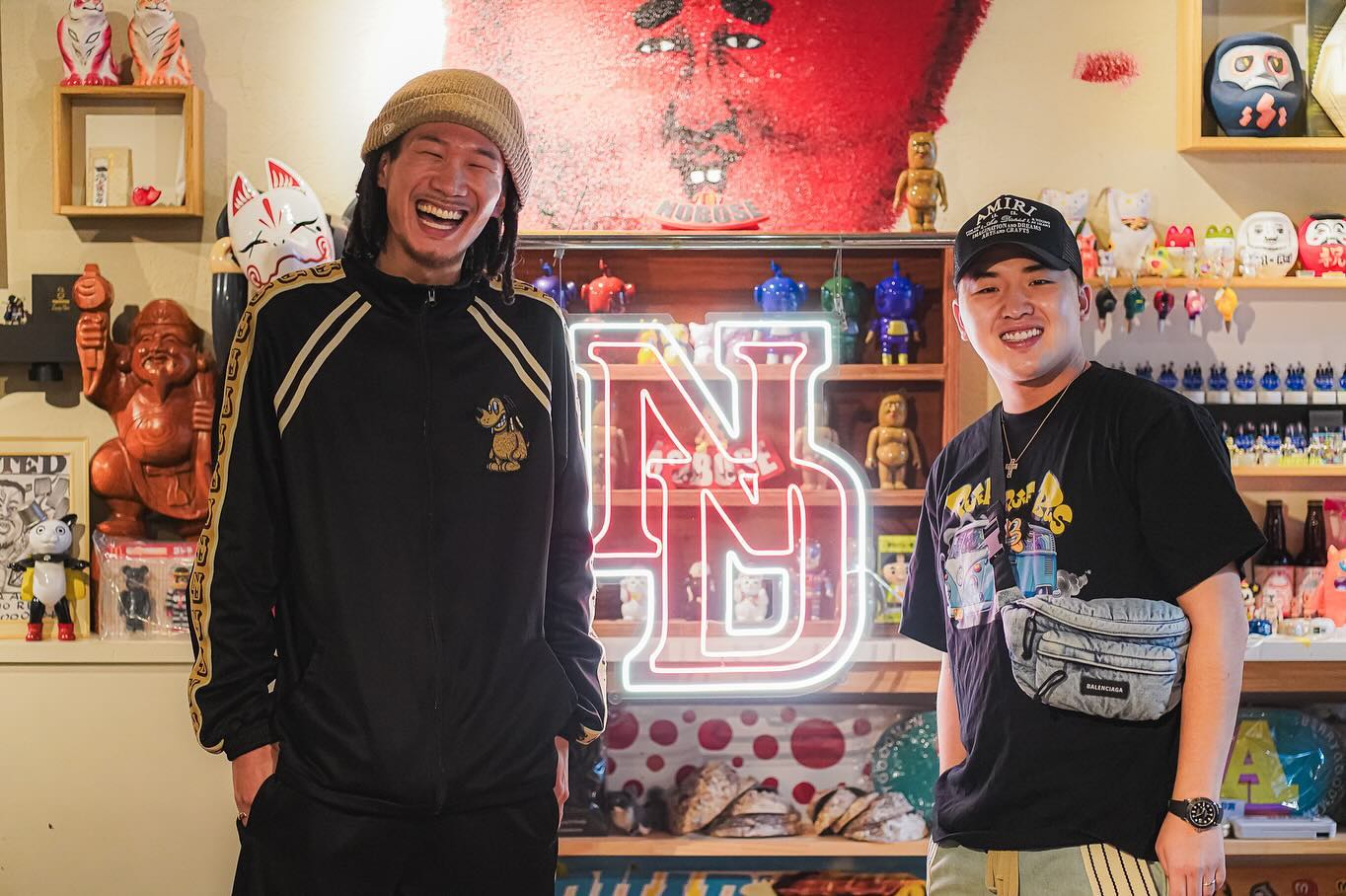 Nasty DogのLEDネオンサイン制作事例｜福岡・大名のアパレルブランドロゴネオン