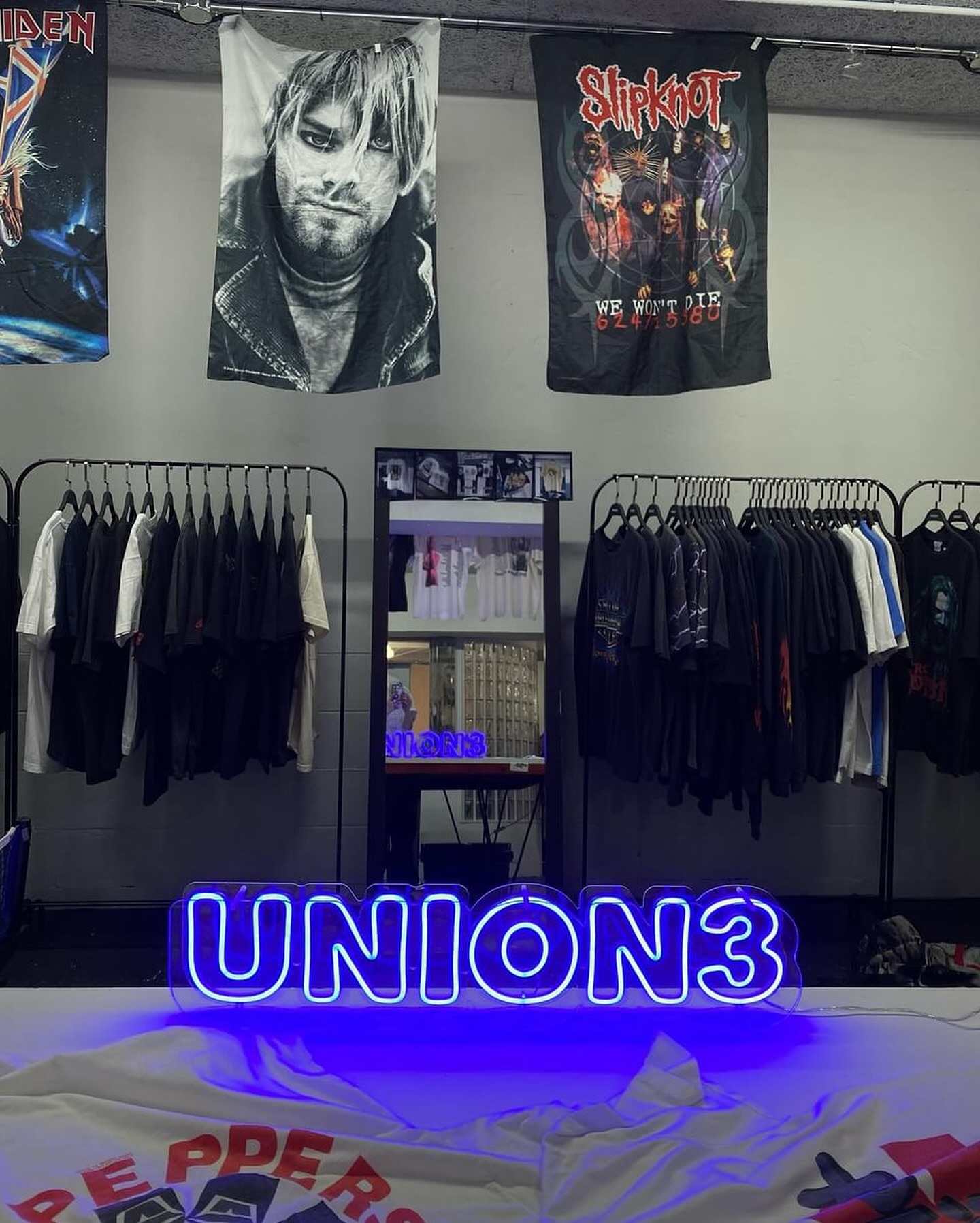 福岡・大名「UNION3」自立式LEDネオンサイン制作事例