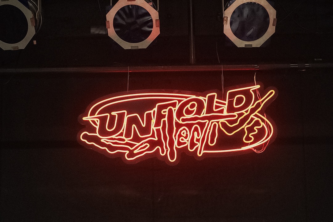 梅田サイファー TOUR『Unfold Collective』ステージネオン制作事例