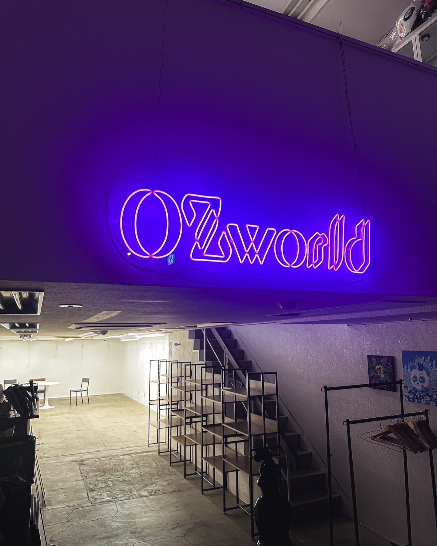 アーティストOZworldのネオンサインを制作