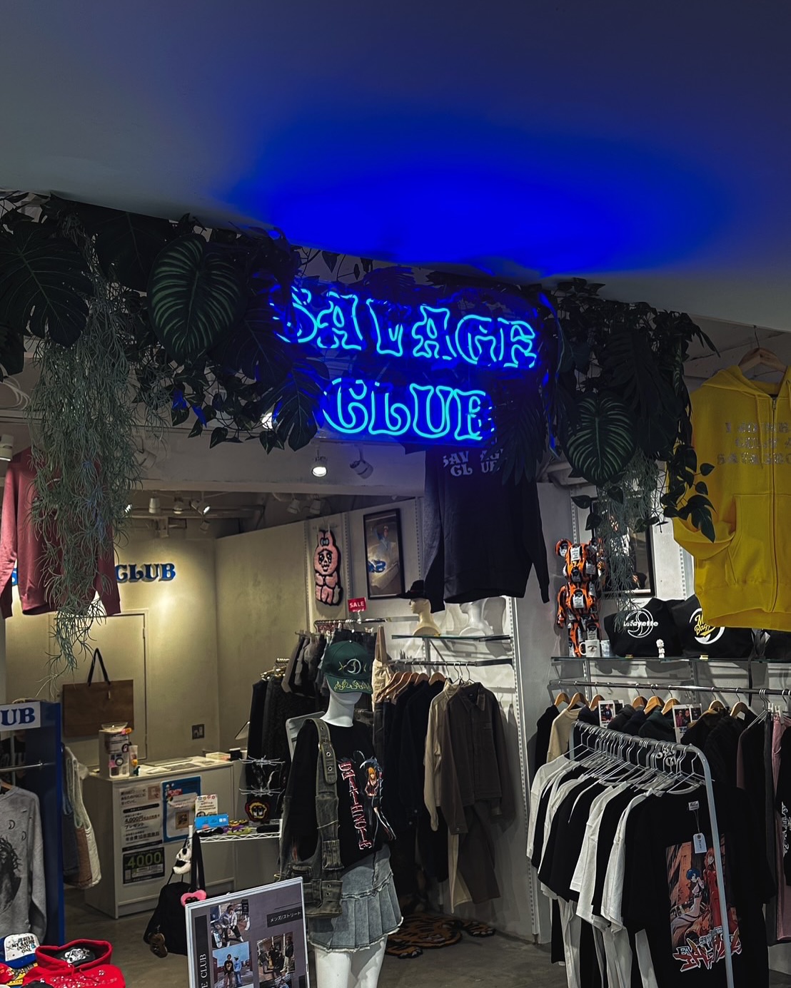SAVAGE CLUB（静岡PARCO店）様のLEDネオンサイン制作事例｜静岡市・アパレルショップ