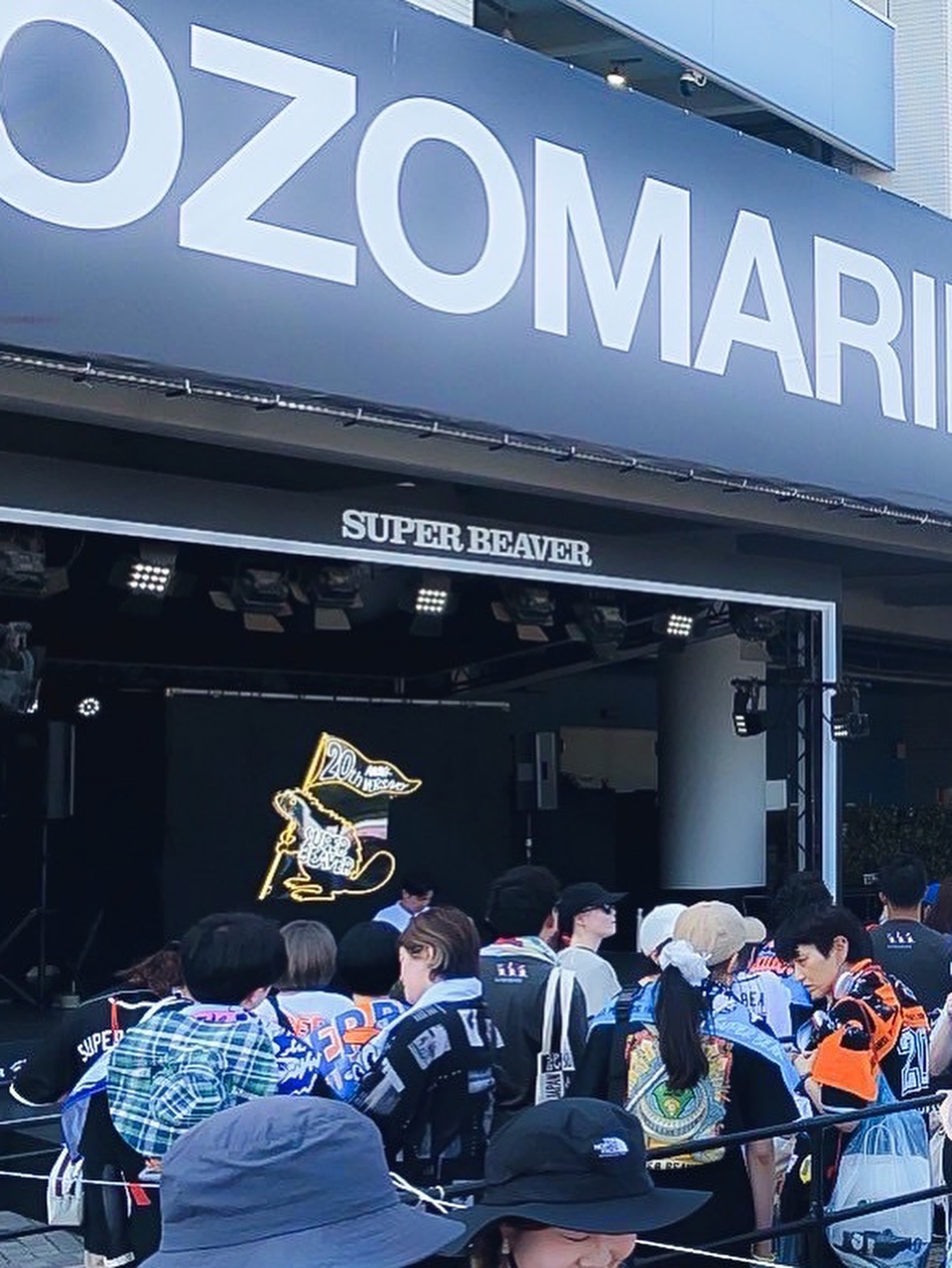 SUPER BEAVER 20th anniversary 都会のラクダSP(ZOZOマリンスタジアム)のLEDネオン制作事例