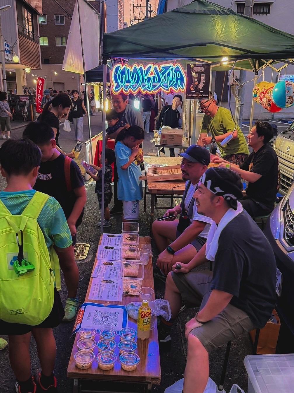 INOKUWAのロゴネオン制作事例 — 夏祭りを彩るLEDネオンサイン