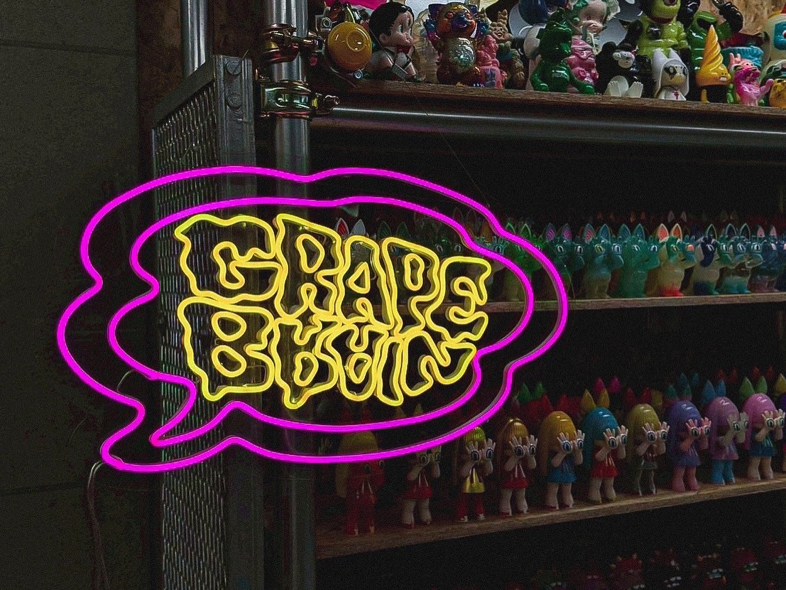 GRAPE BRAIN(アーティストRAGE)のロゴLEDネオン制作事例