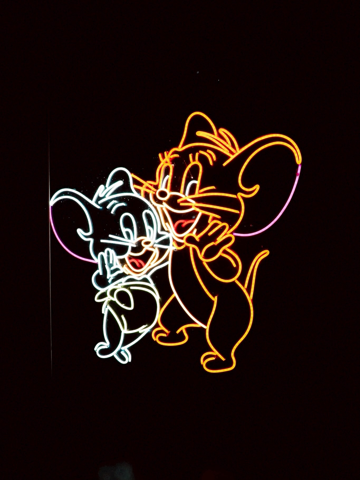 佐賀銀行本店様のトムとジェリー（JERRY and TUFFY）LEDネオンサイン制作事例｜佐賀市・銀行 屋外掲示板
