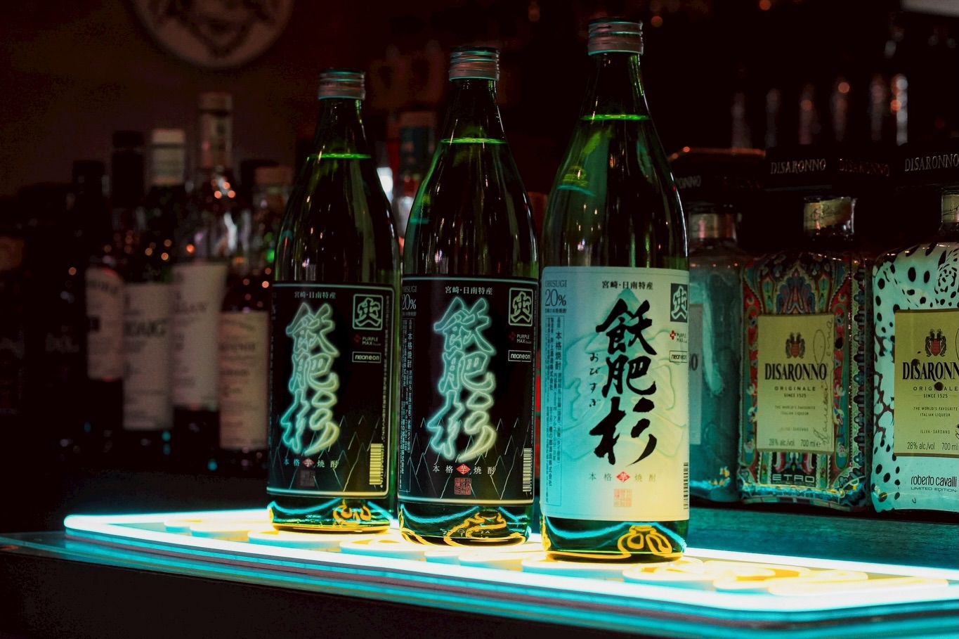 井上酒造「爽 飫肥杉」× neoneon 公式コラボボトルのラベルデザイン制作事例